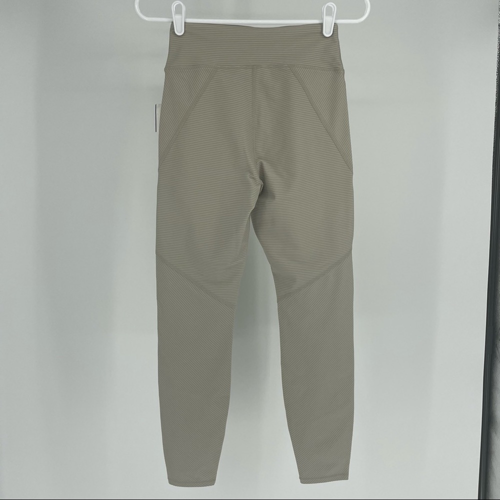 GOOD AMERICAN NWT ANGLED RIBBED HIGH RISE LEGGINGS IN SUMMER SAND 002 1 5 6 - Picture 4 of 15